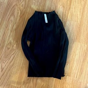 Rylee and cru right turtle neck like shirt size 2-3
